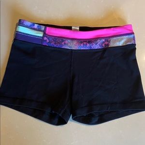 Lululemon Ivivva rhythmic short quilt, size 14